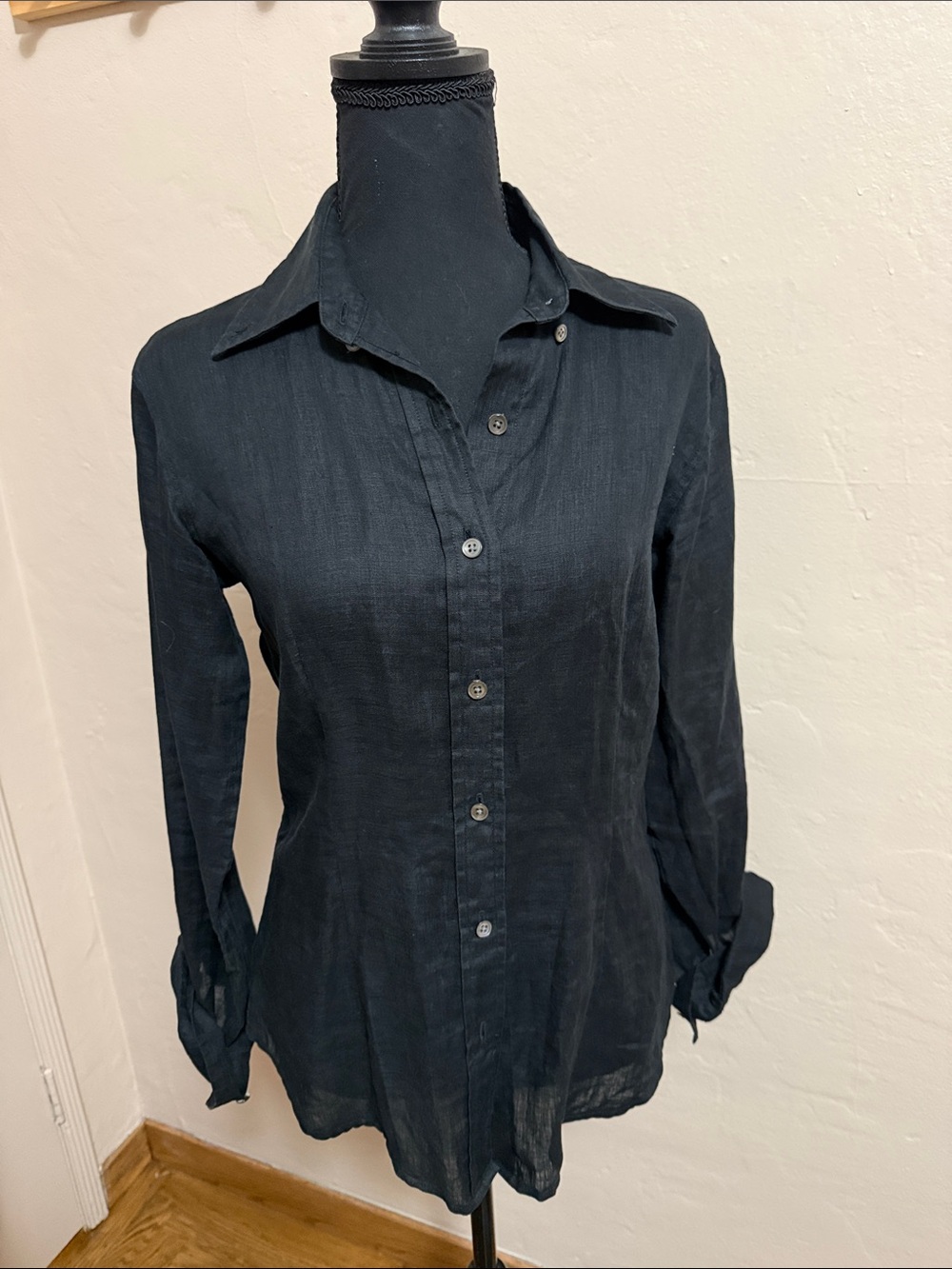 Eddie Bauer Black Linen fitted Button-Up Shirt